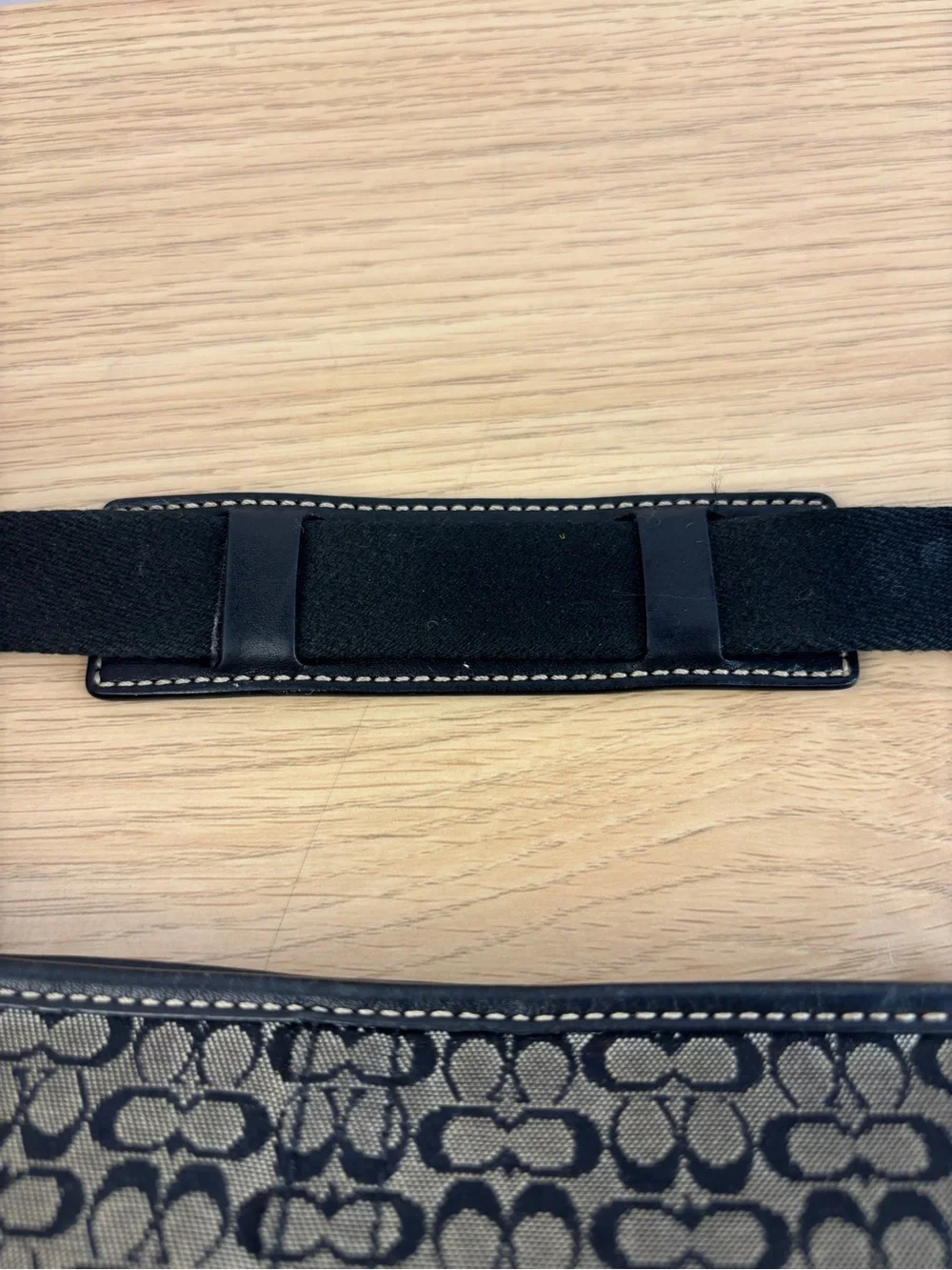 Y2K Coach Signature Small Swingpack Crossbody LIKE NEW!!